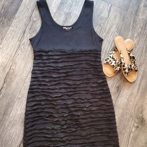 Black dress fits mid thigh